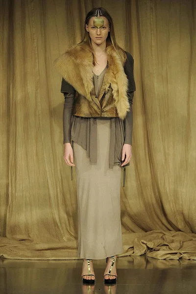 Look 12